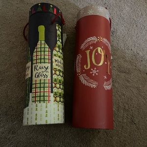 Holiday wine gift holder